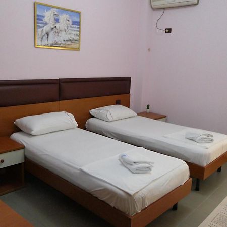 Hotel Edland Vlorë Exteriér fotografie