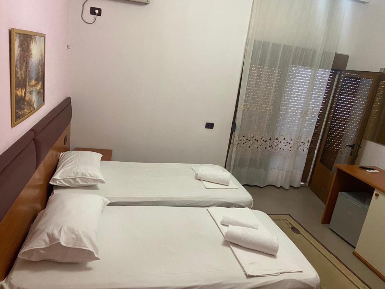 Hotel Edland Vlorë Exteriér fotografie