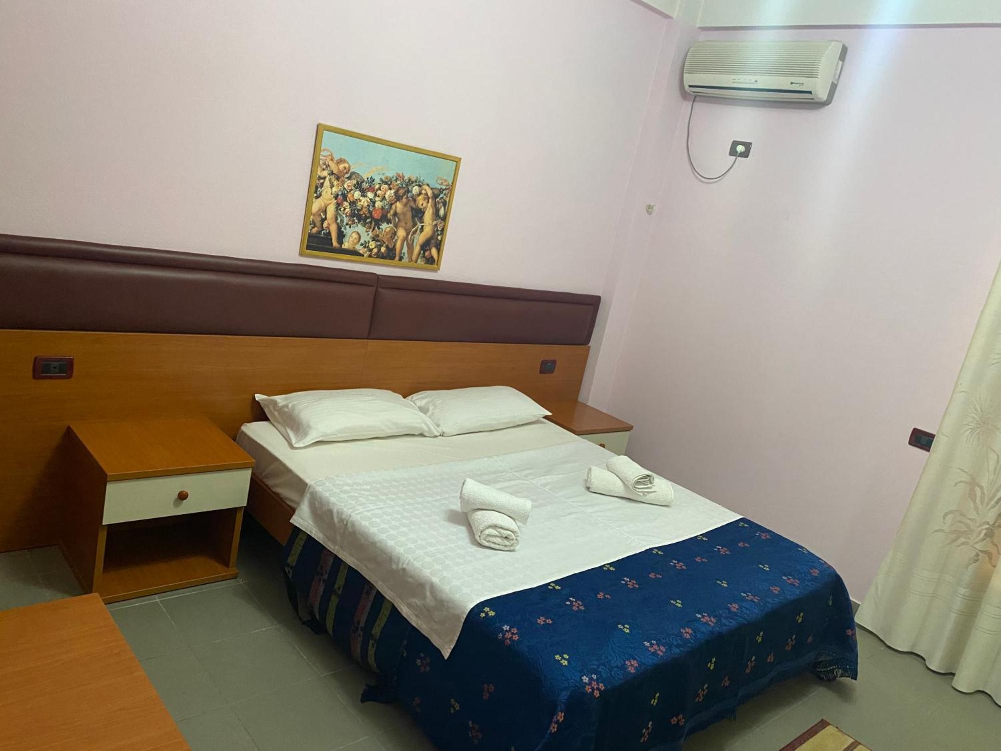 Hotel Edland Vlorë Exteriér fotografie