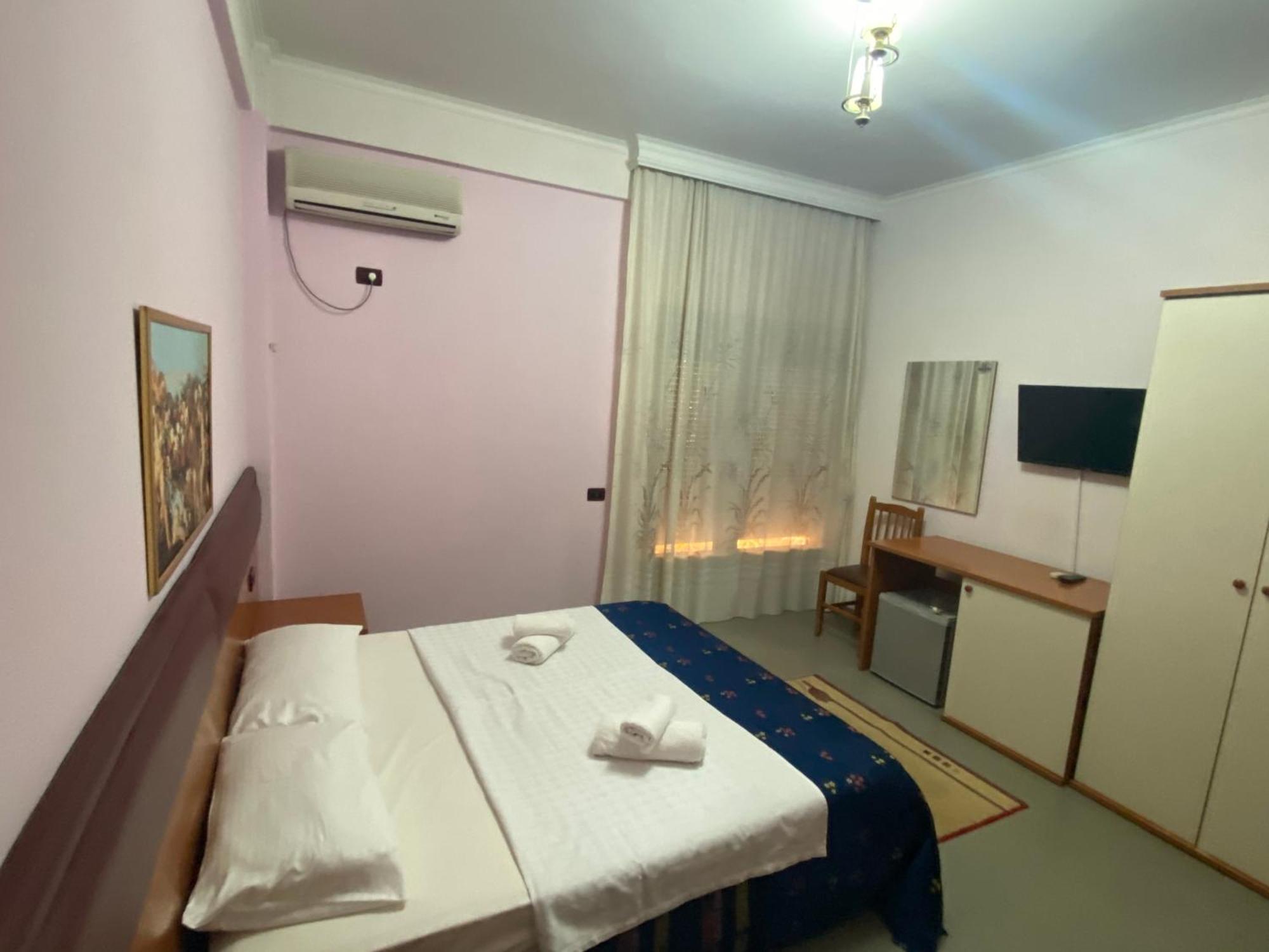 Hotel Edland Vlorë Exteriér fotografie