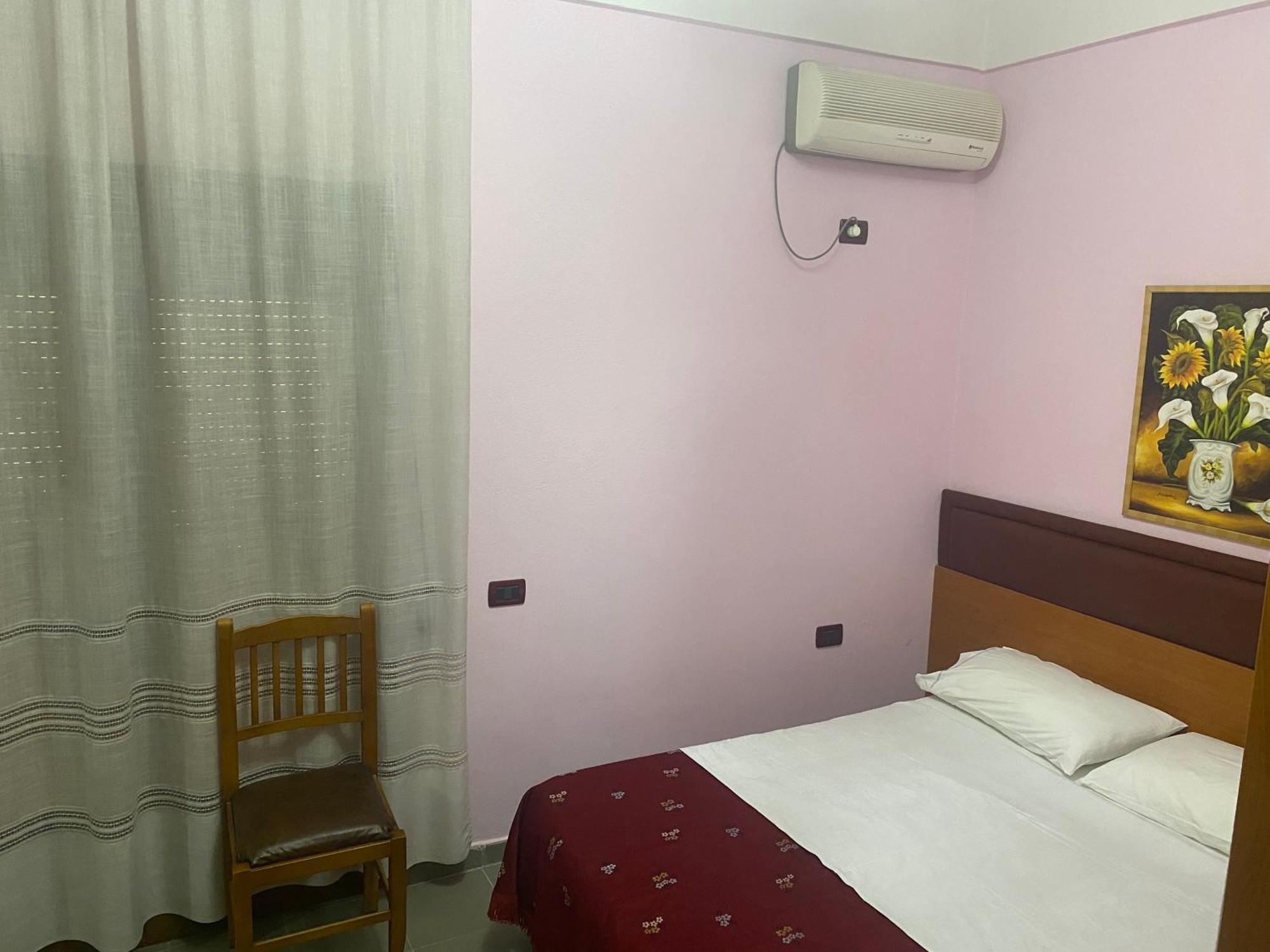 Hotel Edland Vlorë Exteriér fotografie