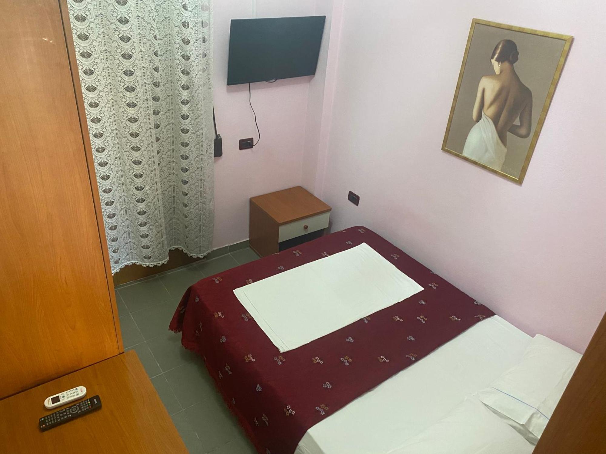 Hotel Edland Vlorë Exteriér fotografie