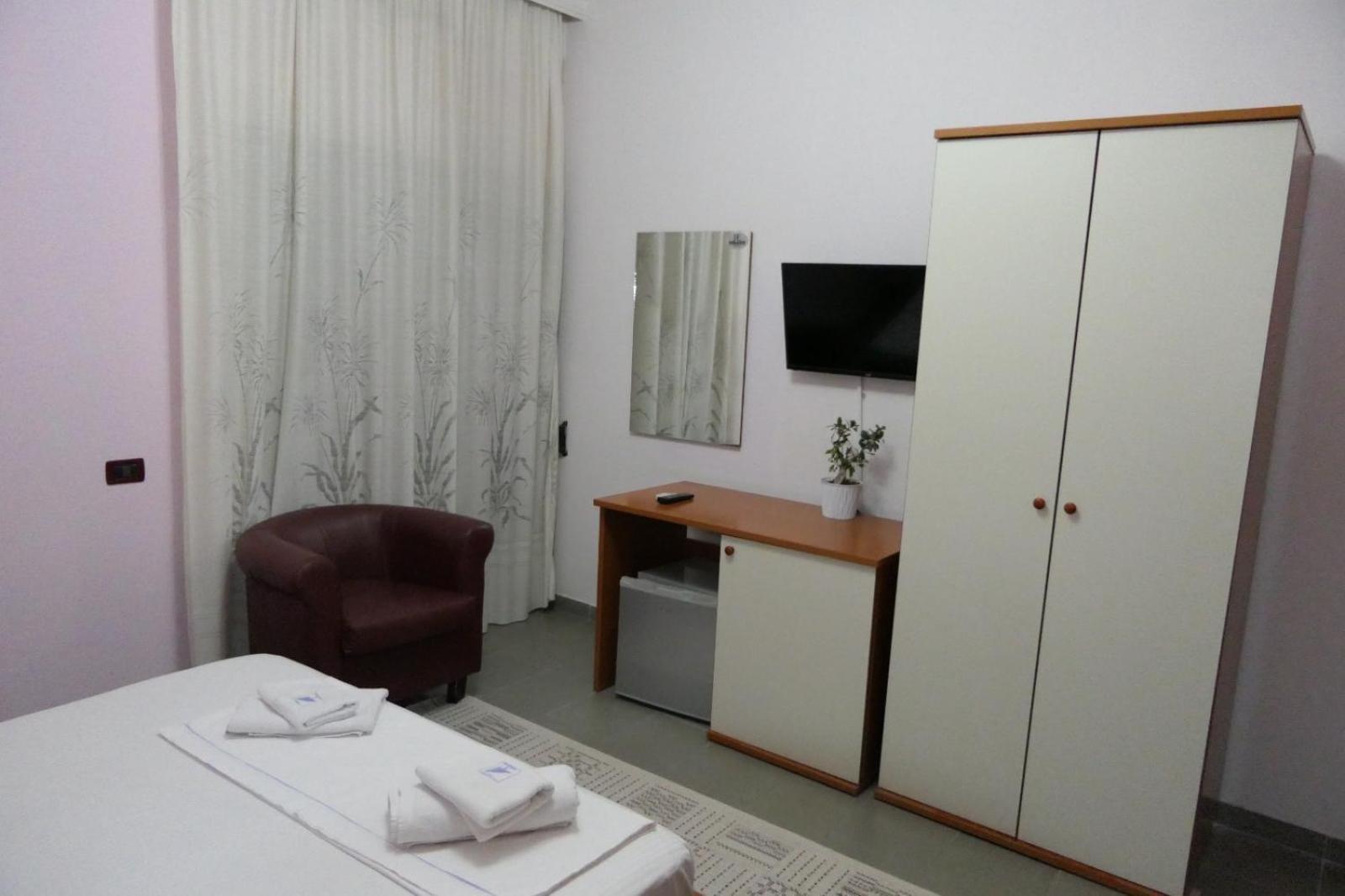 Hotel Edland Vlorë Exteriér fotografie