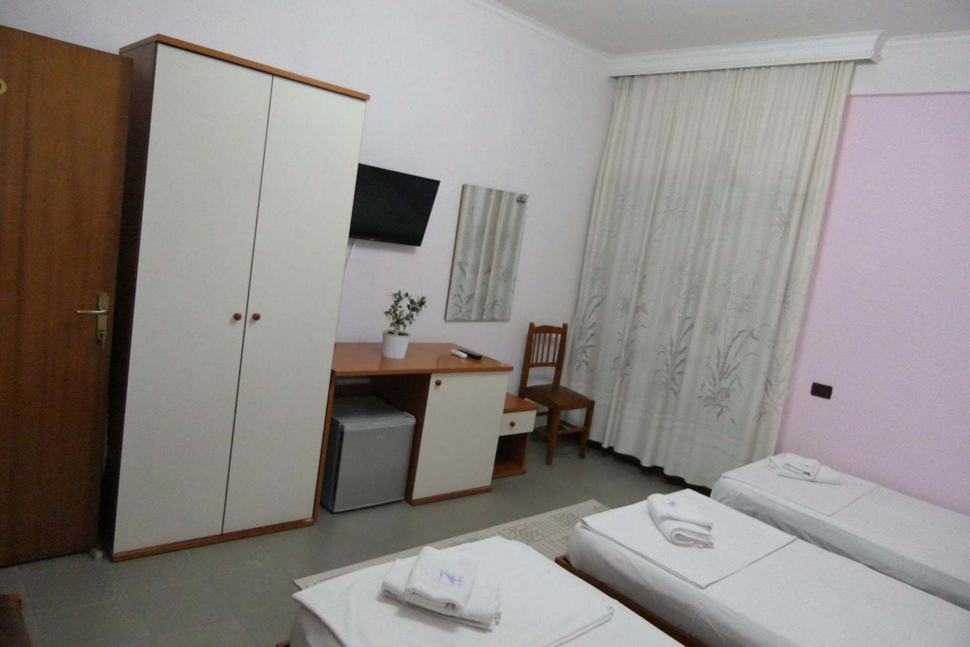 Hotel Edland Vlorë Exteriér fotografie