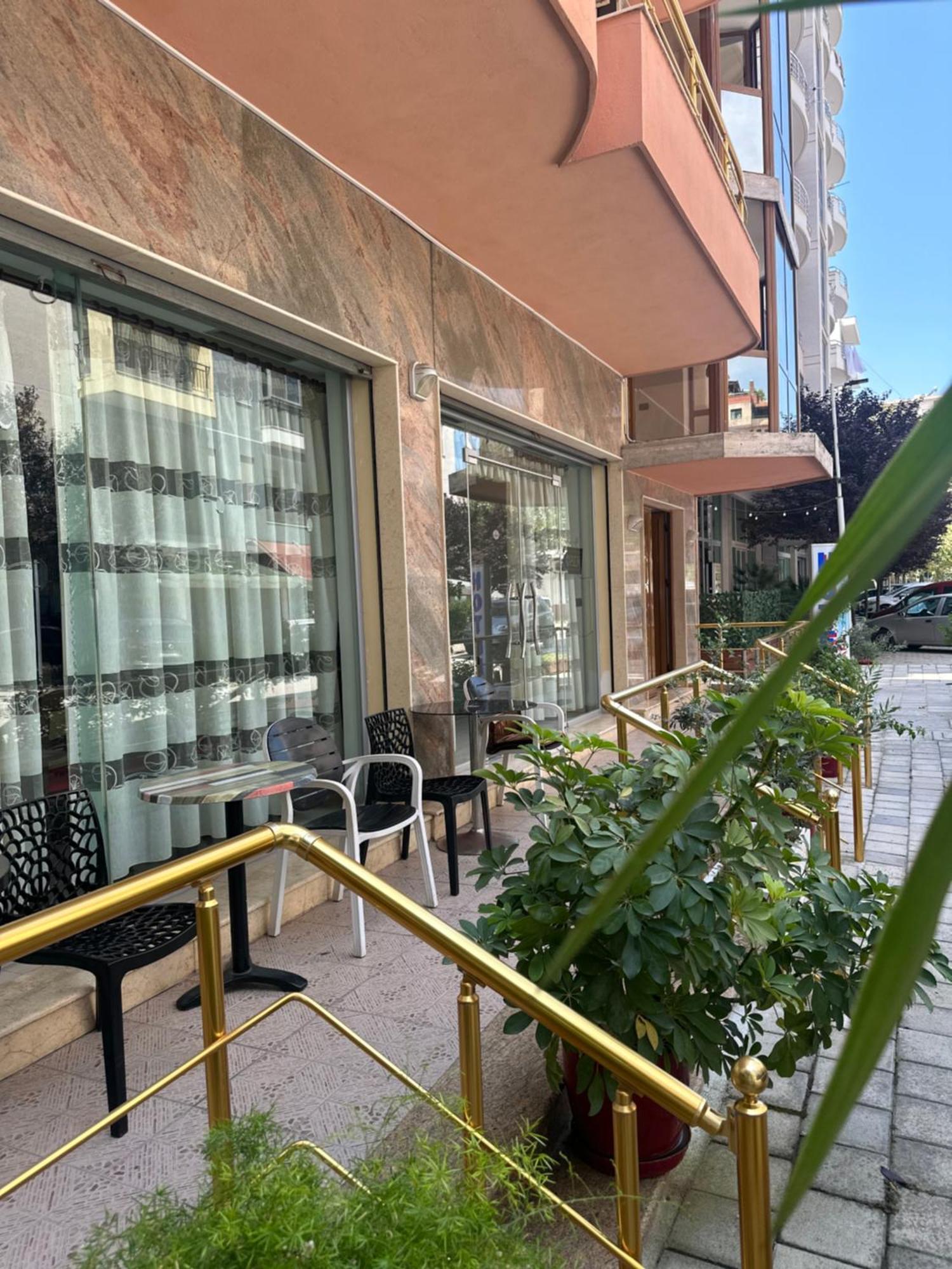 Hotel Edland Vlorë Exteriér fotografie