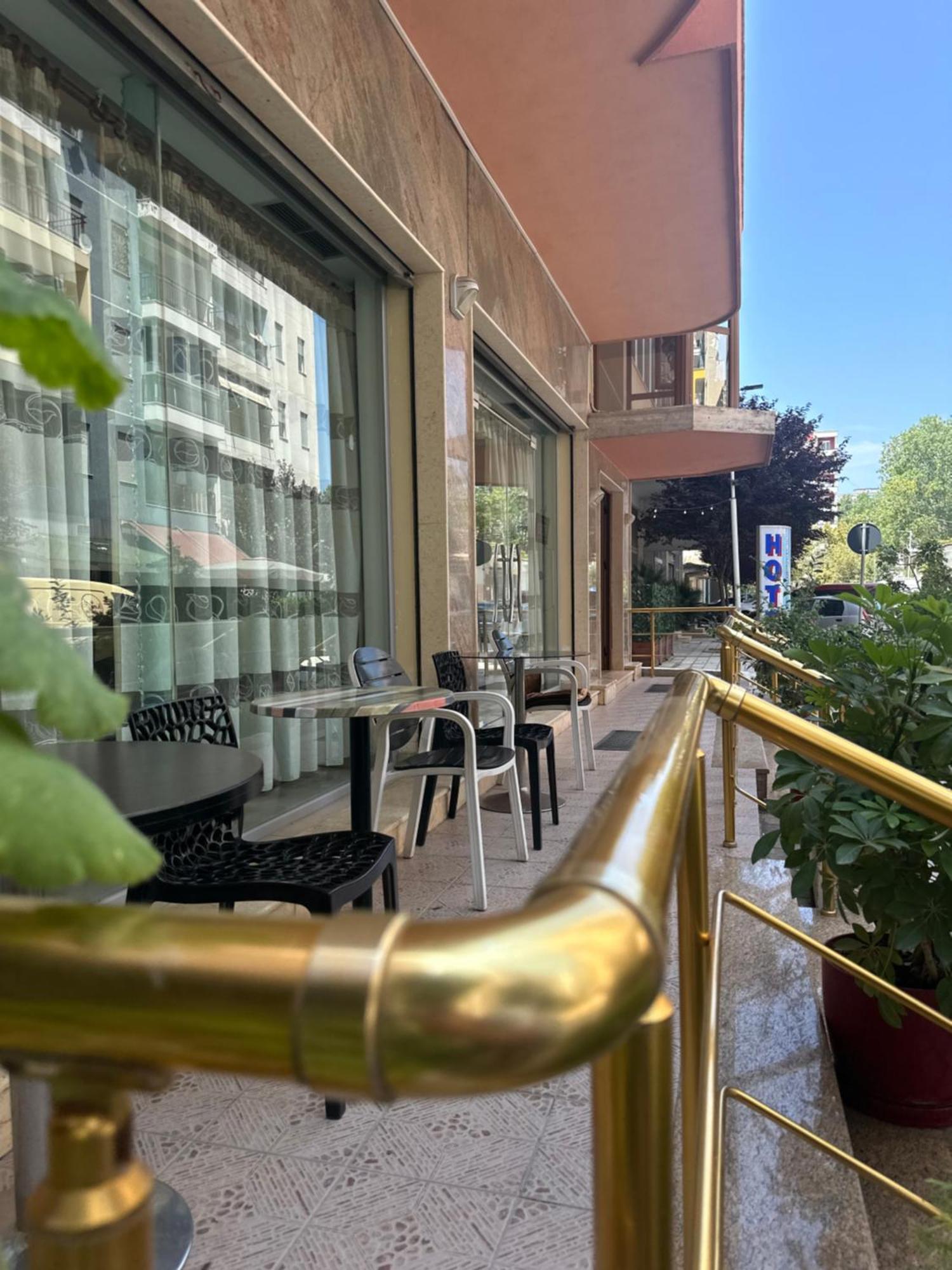 Hotel Edland Vlorë Exteriér fotografie